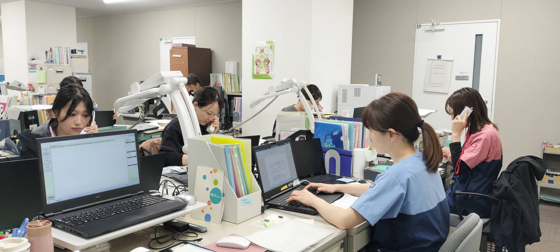 現状の課題を利用者と職員の視点でまとめた図